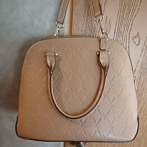 Adrienne vittadini tan color crossbody, shoulder bag. NWOT